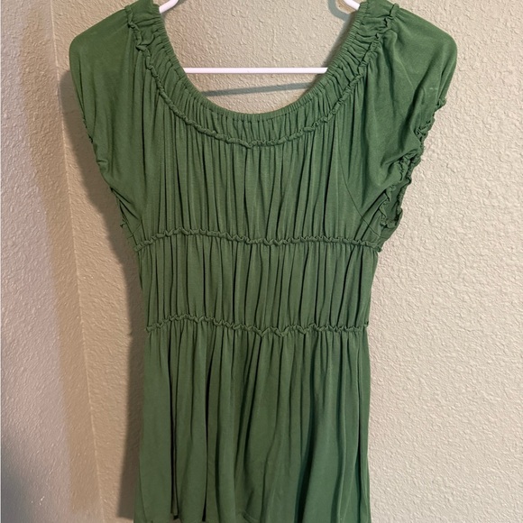 Max Studio Green Ruched Blouse - Picture 3 of 3